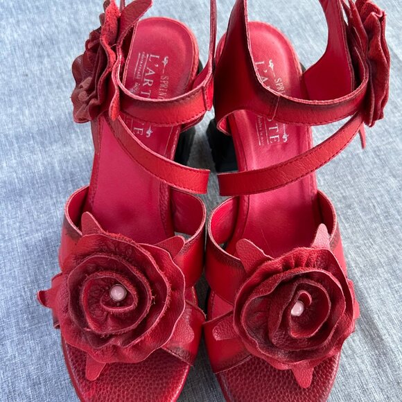 L'ARTISTE Shelly Red leather size 40/US 9 flower ankle strap shoes heels sandals - Picture 2 of 10